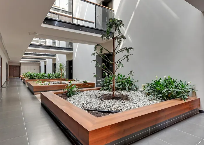 Scala City Center By Downtown Apartments